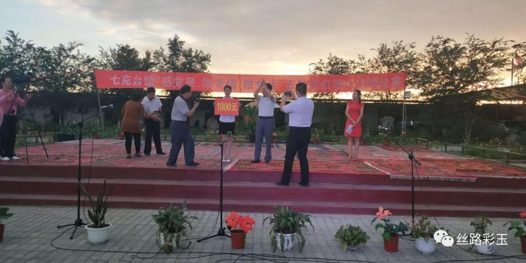 婧婧整理卧室