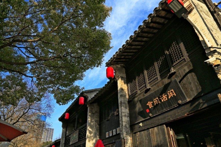 京多安对黄潜送出10记关键传球,本赛季五大联赛单场最多